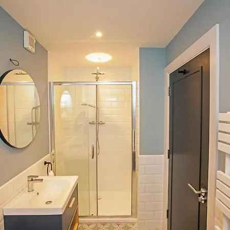 Apartment 293 - *